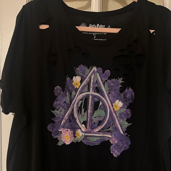 torrid Tops - Torrid Harry Potter Black Tee with distressed design